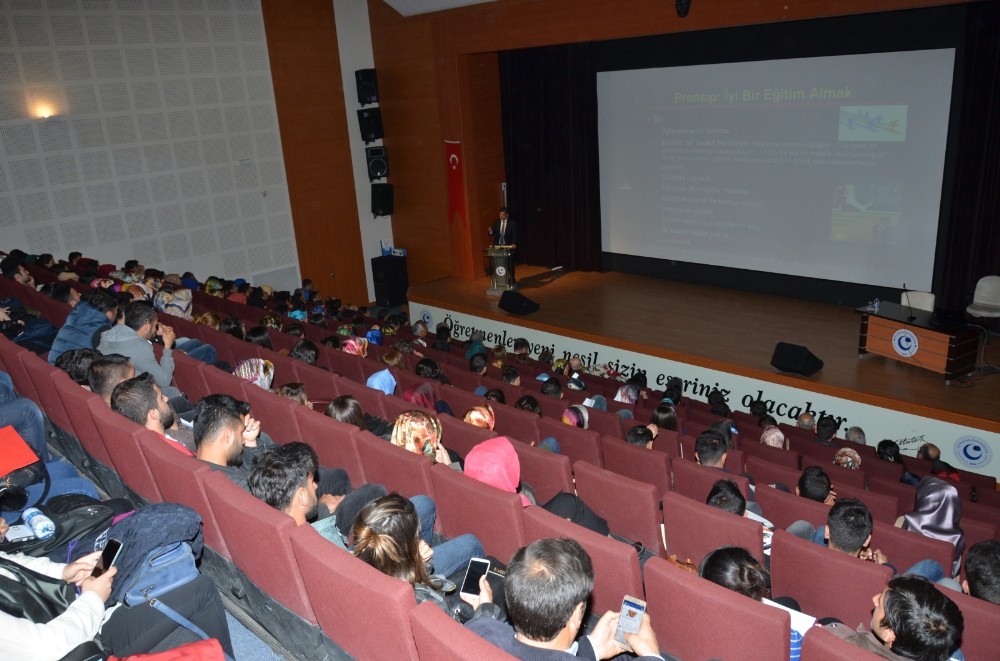 Adıyaman Üniversitesinde Bilimde başarının sırları konferansı