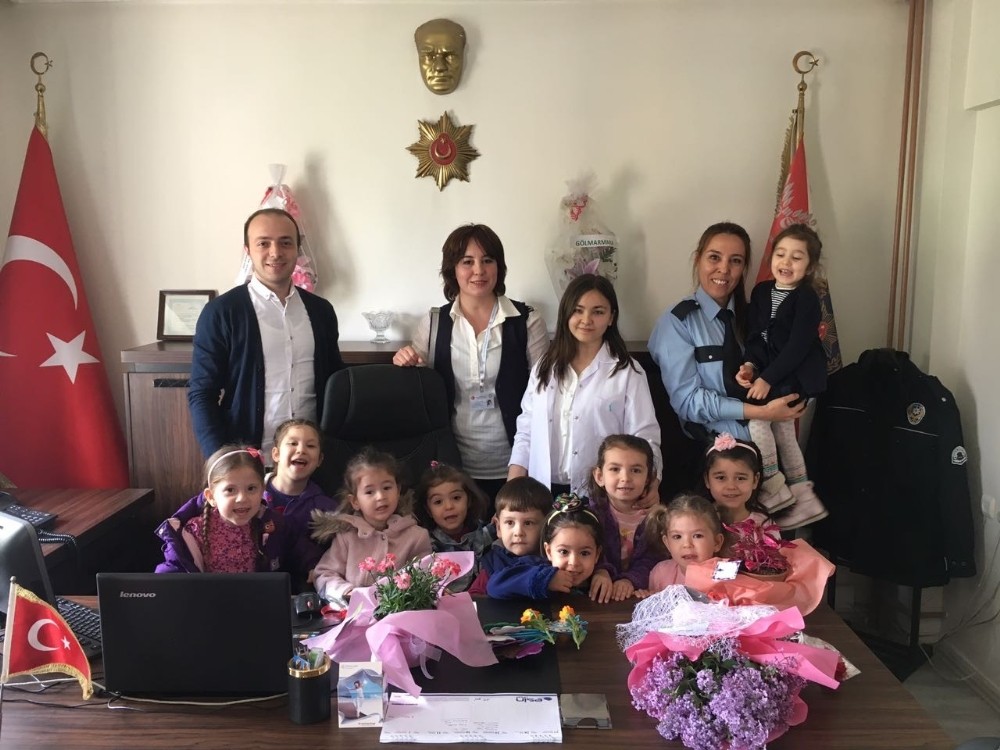 Minik öğrenciler Polis Haftasını unutmadı