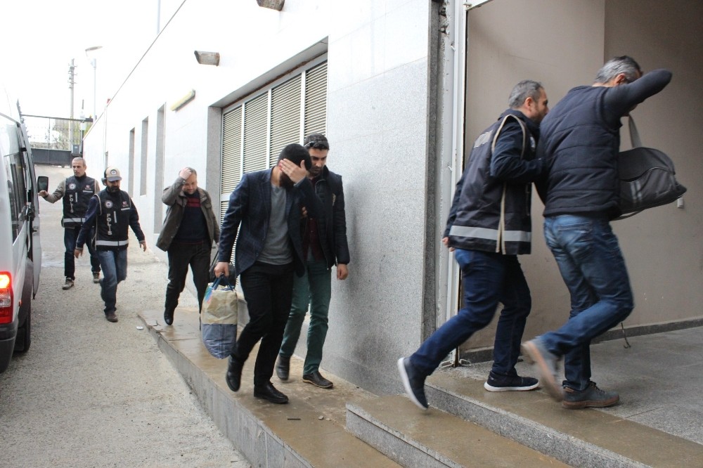 FETÖ/PDY soruşturmasında 6 infaz koruma memuru adliyeye sevk edildi