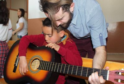 “Bir Nota da Sen Çal” sosyal sorumluluk projesi