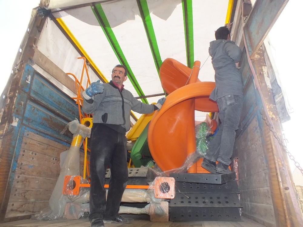 Kardeş belediyeden malzeme desteği