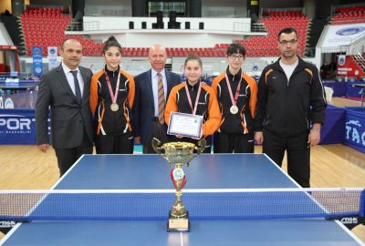 Türkiye Şampiyonu Özge Yılmaz, masa tenisi şovu yaptı