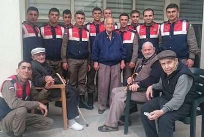 Jandarmadan huzurevi ziyareti