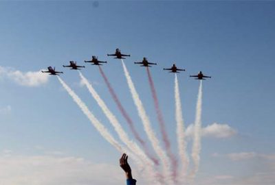 Türk Yıldızları’ndan nefes kesen gösteri