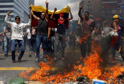 Siyasi mücadele şiddetleniyor