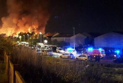 Mülteci kampı kül oldu