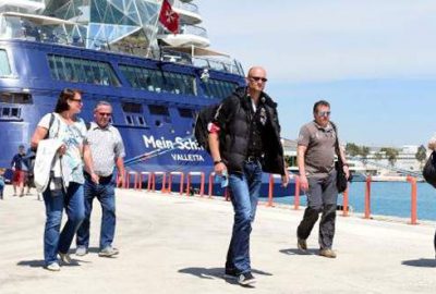 Kruvaziyer gemisiyle 2 bin 300 Alman geldi
