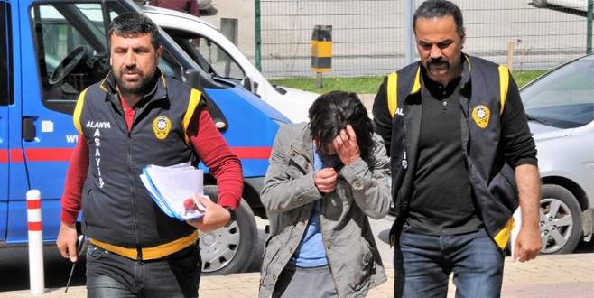 Okul hırsızı dövmesinden yakalandı