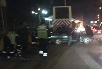 Bursa’da otomobil temizlik işçilerinin arasına daldı