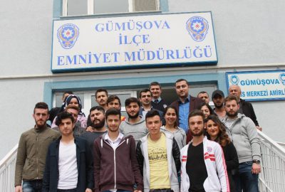 Düzce Üniversitesi öğrencilerinden emniyet görevlilerine ziyaret