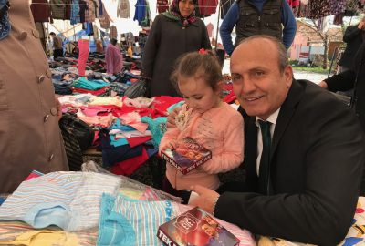 Başkan Arslan, Cuma pazarında vatandaşları ziyaret etti