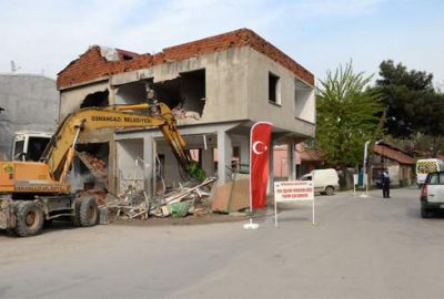 Osmangazi’de caddeler genişliyor