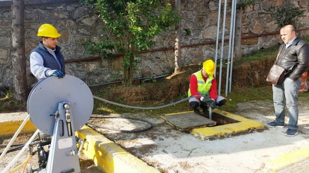 İzmit’te hizmet yerlerine onarım çalışması