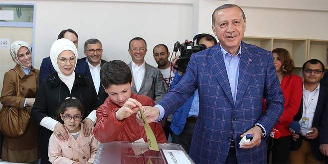 Cumhurbaşkanı Erdoğan’ın oy kullandığı sandıktan ‘evet’ çıktı