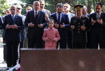 Cumhurbaşkanı Erdoğan’dan Özal ve Menderes’in kabirlerine ziyaret