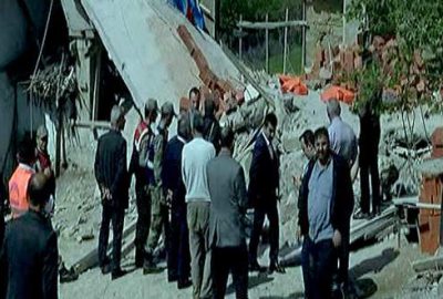 Garaj inşaatı çöktü: 3 ölü