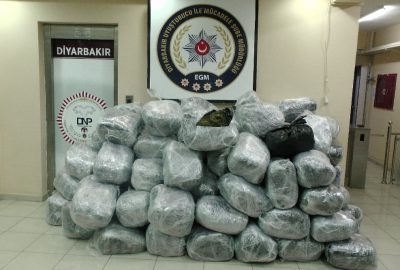 Diyarbakır’da iki ayrı operasyonda yaklaşık 3 ton esrar ele geçirildi