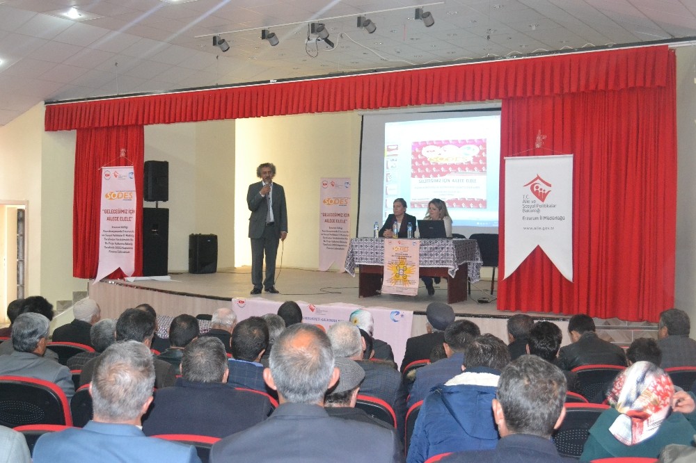 Karayazı’da ‘’Geleceğimiz için ailece el ele projesi” kapsamında eğitim programı düzenlendi