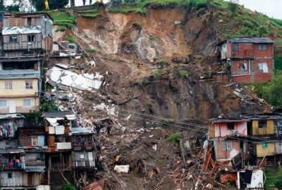Toprak kaymasında 11 kişi yaşamını yitirdi