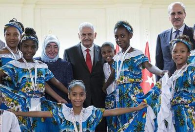 Başbakan Yıldırım dünya çocuklarıyla buluştu