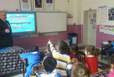 Dumlupınar ve Altıntaş’ta 900 öğrenciye trafik eğitimi