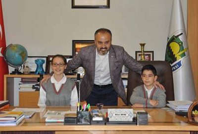 Koltuklar çocuklara teslim