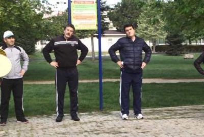 Başkan Dündar’dan eğitmenler eşliğinde sabah sporu