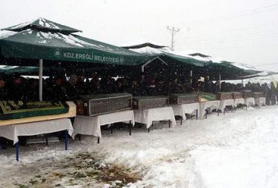 Feci kazada ölen 9 kişinin cenazesi toprağa verildi