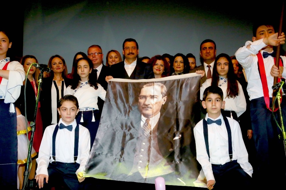 23 Nisan Mamuşalı çocuklarla kutlandı