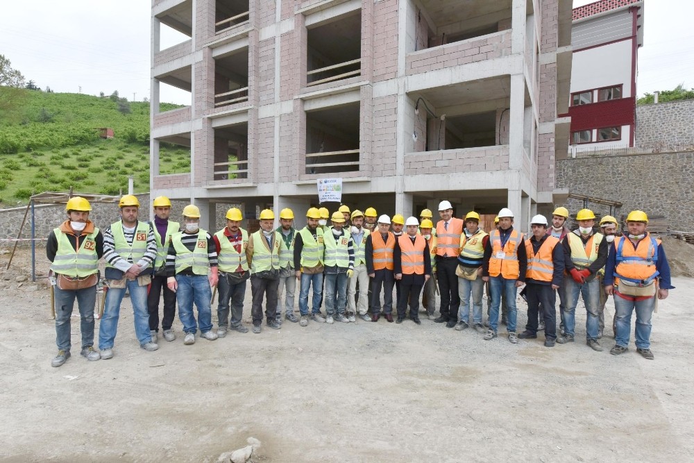 Trabzon’da 209 kişiye uygulamalı ve teorik mesleki yeterlilik sınavı yapıldı Trabzon’da 209 kişiye uygulamalı ve teorik mesleki yeterlilik sınavı yapıldı