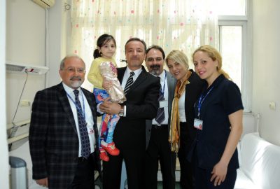 Prof. Dr. Gürgün’den tedavi olan çocuklara bayram morali