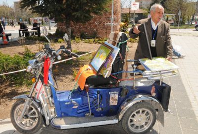 İlkokulda kumun üzerine bir resim çizdi ve hayatı değişti