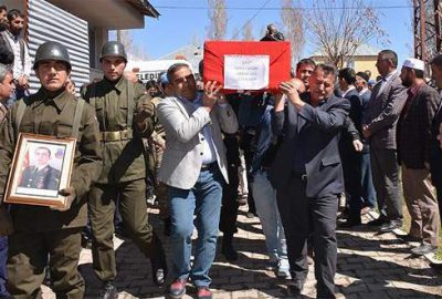 Şehitlere gözyaşlarıyla veda