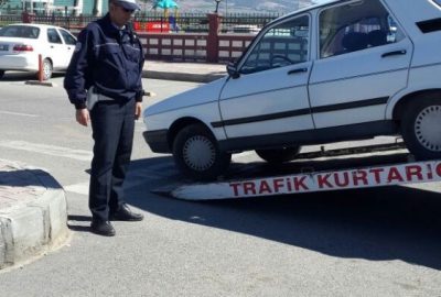 Hastane önlerindeki hatalı parklara göz açtırılmıyor