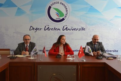 Düzce Üniversitesi Rektörü ögrenci temsilcileriyle bir araya geldi