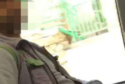 Otobüste tacizde bulunan kişiyi böyle fotoğrafladı