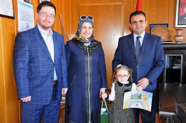 Nazife Elmas Yerli ödülünü aldı Nazife Elmas Yerli ödülünü aldı