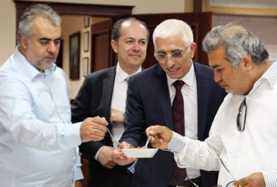 Soslu yeşil zeytini çok beğendi