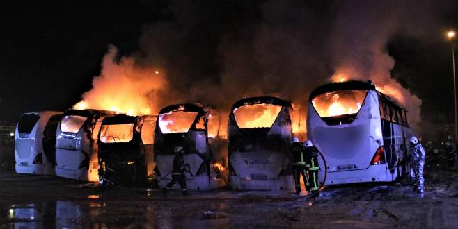 Bursa’da yolcu otobüsleri alev alev yandı