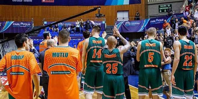 Banvit finalde üzdü