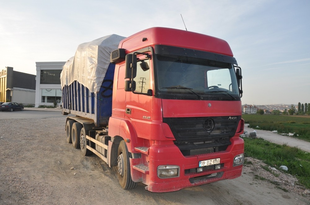 Uyuşturucu komasından çıkan gence kamyon çarptı