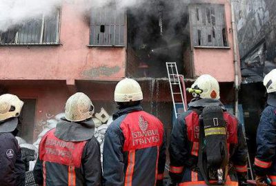 Plastik imalathanesinde yangın