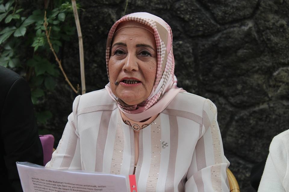 MHP’nin yeni Kadın Kolları başkanı Emine ulaş tanışma toplantısı düzenledi