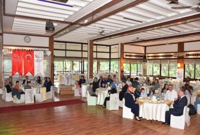 Vali Aktaş, Koruyucu Ailelerle bir araya geldi.