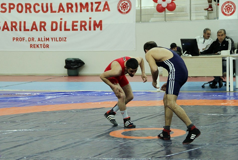 Güreşte ARÜ’ye bir altın ve bir gümüş madalya