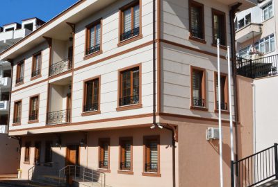 İzmit’te mahalle konaklarının sayısı artıyor