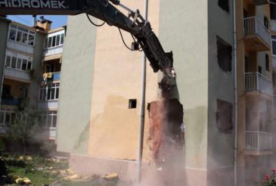 Bursa’da 120 dairelik site törenle yıkıldı