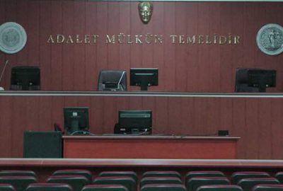 Bursa’da 8 eski kamu görevlisinin yargılanmasına başlandı