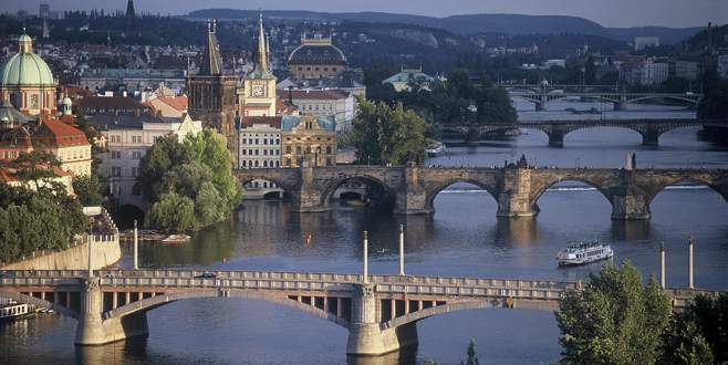 Prag’da bahar başka