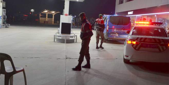 Akaryakıt istasyonu soygununda 2 tutuklama